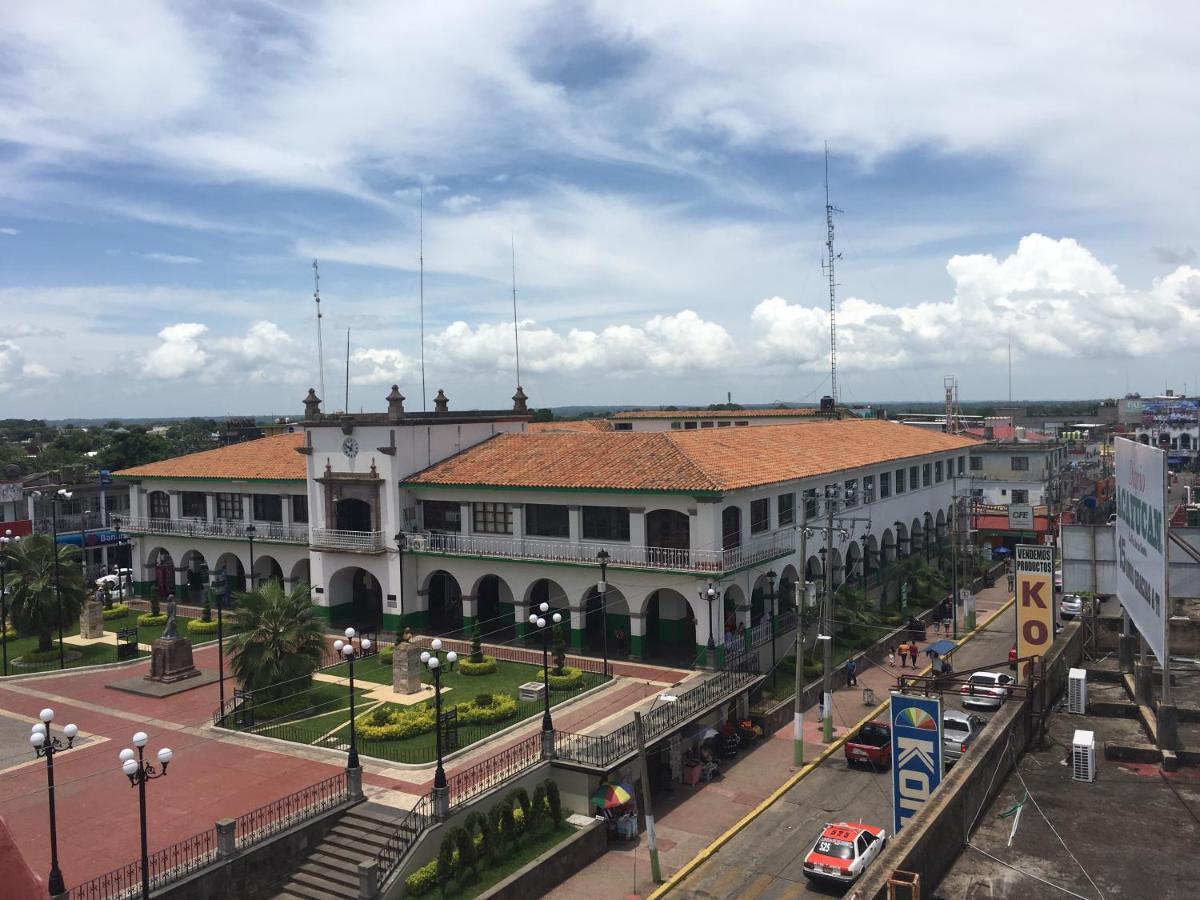 Hotel Arcos Del Parque Акаюкан Экстерьер фото